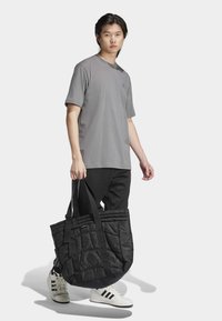 adidas Originals GFX  - Majica kratkih rukava s printom - grey four