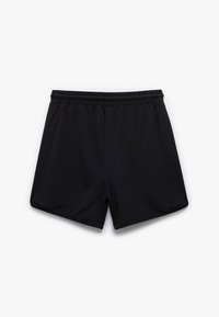 Sorte atletiske shorts lavet af letvægtsstof. Har en elastisk talje og en løs pasform. Glat tekstur uden mønstre eller udsmykninger.