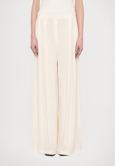 Norma Kamali MENS PLEAT  - Pantalon classique - cream