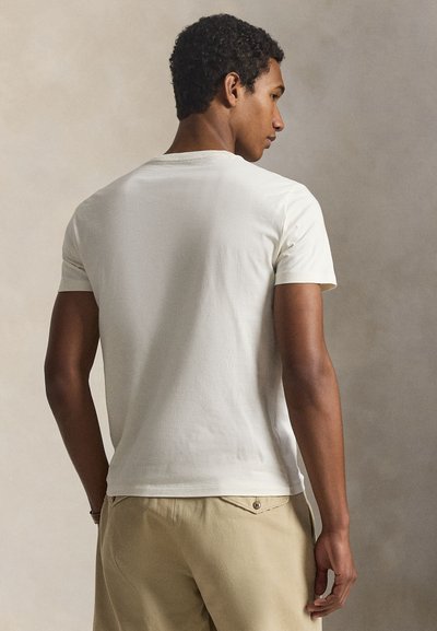 Polo Ralph Lauren CUSTOM SLIM FIT JERSEY CREWNECK T-SHIRT - Základné tričko - parchment cream