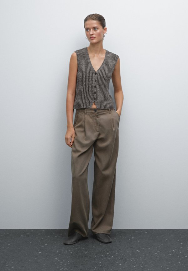 FLECKED - Waistcoat2