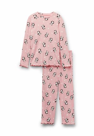 Rosa gerippte Pyjamas mit Panda-Muster und Sternakzenten. Das Oberteil hat lange Ärmel und einen runden Halsausschnitt; die Hose ist körperlang mit Rüschenecken.