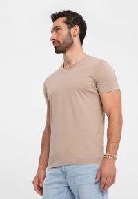 Ombre Jednoduché tričko - light brown