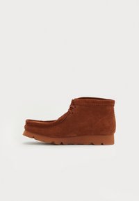 Clarks Originals WALLABEE BOOT GORE-TEX - Volnočasové šněrovací boty - mocha bisque