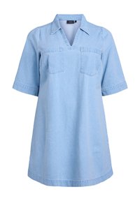 Šviesiai mėlynas džinsinis suknelė su apykakle, trumpomis rankovėmis ir dviem krūtinės kišenėmis. Tiesiai kirpta ir iki kelių, su lygiu paviršiumi.