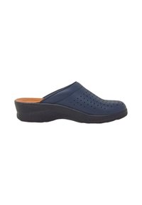 Zoccolo blu navy con design perforato, materiale stampato e una suola nera bassa e texture. Presenta una parte superiore liscia e una forma ergonomica.