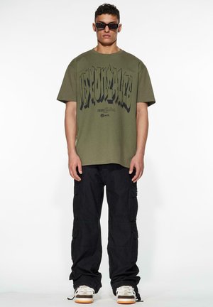 GRAFFITI X HEAVY - T-shirt print - olive