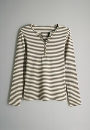 Randig långärmad skjorta i beige och bruna toner, med en henley-stil på halsen som har tre knappar och ribbad textur.