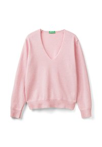 Suéter de manga larga rosa suave con escote en V pronunciado y puños y dobladillo acanalados, colocado sobre un fondo blanco.