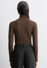 Marc O'Polo DENIM TURTLENECK - Langarmshirt - pine cone brown