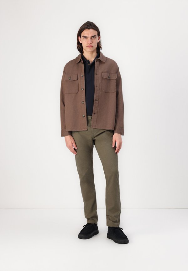 AMERICAN CLASSIC REGULAR FIT - Chinos2