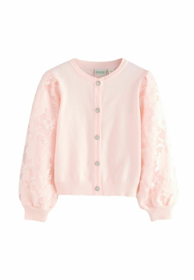 Ljusrosa cardigan med puffärmar, prydd med spetsblommönster på ärmarna, fem dekorativa knappar och ribbat avslut.