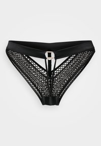 Fekete bikini alsó geometrikus csipkés mintával és középső pánttal, aranyszínű csattal. Simább, rugalmas derékpánt a kényelem érdekében.