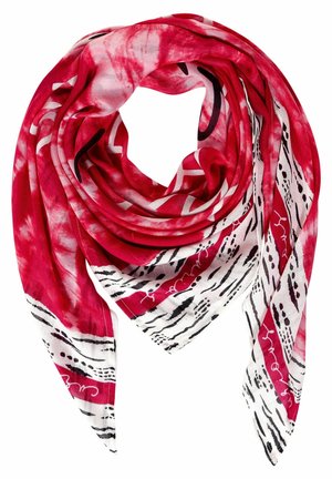Écharpe rouge et blanche à motifs avec des lignes abstraites noires, pliée en forme triangulaire avec des couches drapées.