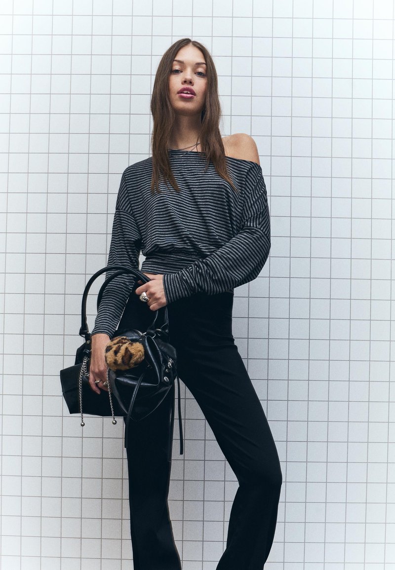 Bershka STRIPED LONG-SLEEVE - Bluza - dark grey