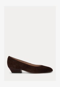 Επιλέχθηκε, chestnut brown