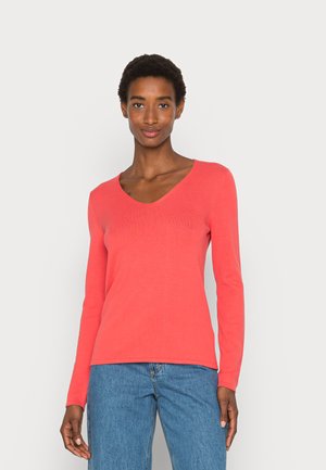 BASIC V NECK - Strikkegenser - smooth papaya red