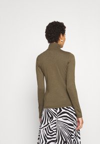 Culture Stickad tröja - khaki