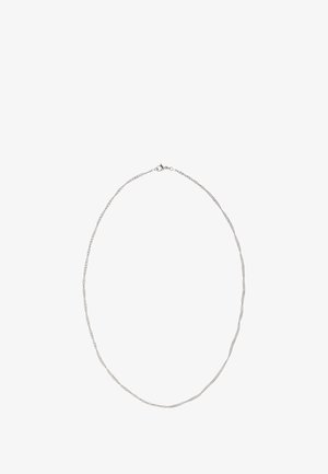 Hopeaketju, jossa on pidentyneitä linkkejä vaihtelevilla tekstuureilla. Yksinkertainen muotoilu ja traumapuru.