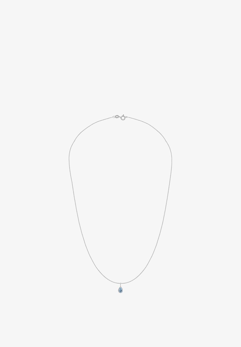 Strieborný reťazový náhrdelník s jemným, elegantným dizajnom, ktorý obsahuje malý modrý náušnicový prívesok v tvare kvapky. Hladká textúra, minimalistický štýl.