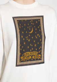 Marella Stickad tröja - white