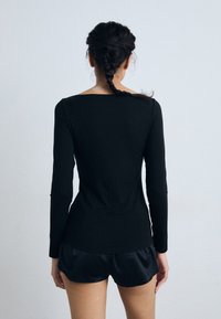 HUGO THERMAL - Apatiniai marškiniai - black