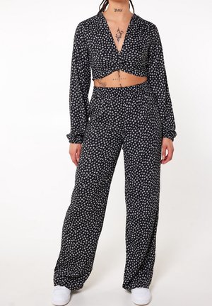 America Today, Blouse - black