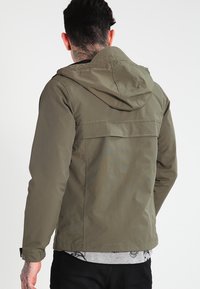 Redefined Rebel Lichte jas - olive