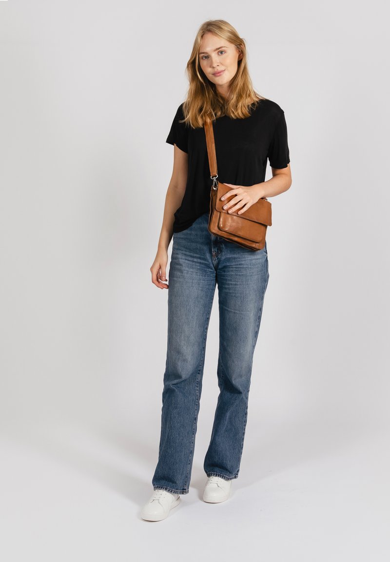 Still Nordic STILLBASIC LARGE CROSSBODY - Borsa a tracolla - caramel