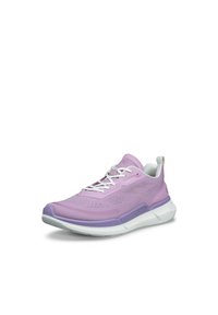 Scarpa da corsa leggera in rosa e lavanda, con tomaia in mesh traspirante, lacci bianchi e suola bianca imbottita con una finitura testurizzata.
