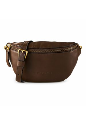 Bruine riemtas van leer met gouden ritssluiting en verstelbare riem, met het merklogo in reliëf op het midden van de voorkant.