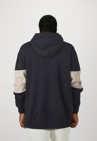 Jack & Jones JJELEGACY BLOCKING HOOD - Hoodie - navy blazer