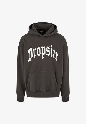 Tumši pelēks kapucis, izgatavots no kokvilnas maisījuma. Iekļauj priekšējo kabatu, ribotas aproces un uzrakstu "Dropsize" treknā baltā krāsā uz krūtīm.