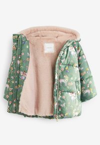 Chaqueta acolchada verde con patrones de flores y unicornios. Forro de pelaje sintético rosa suave, cierre de cremallera y dobladillo elástico. Diseño ligero.