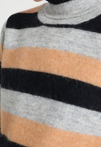 Selected Femme Stickad tröja - mottled light grey