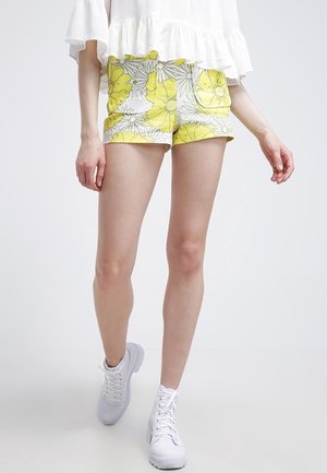 Short - yellow