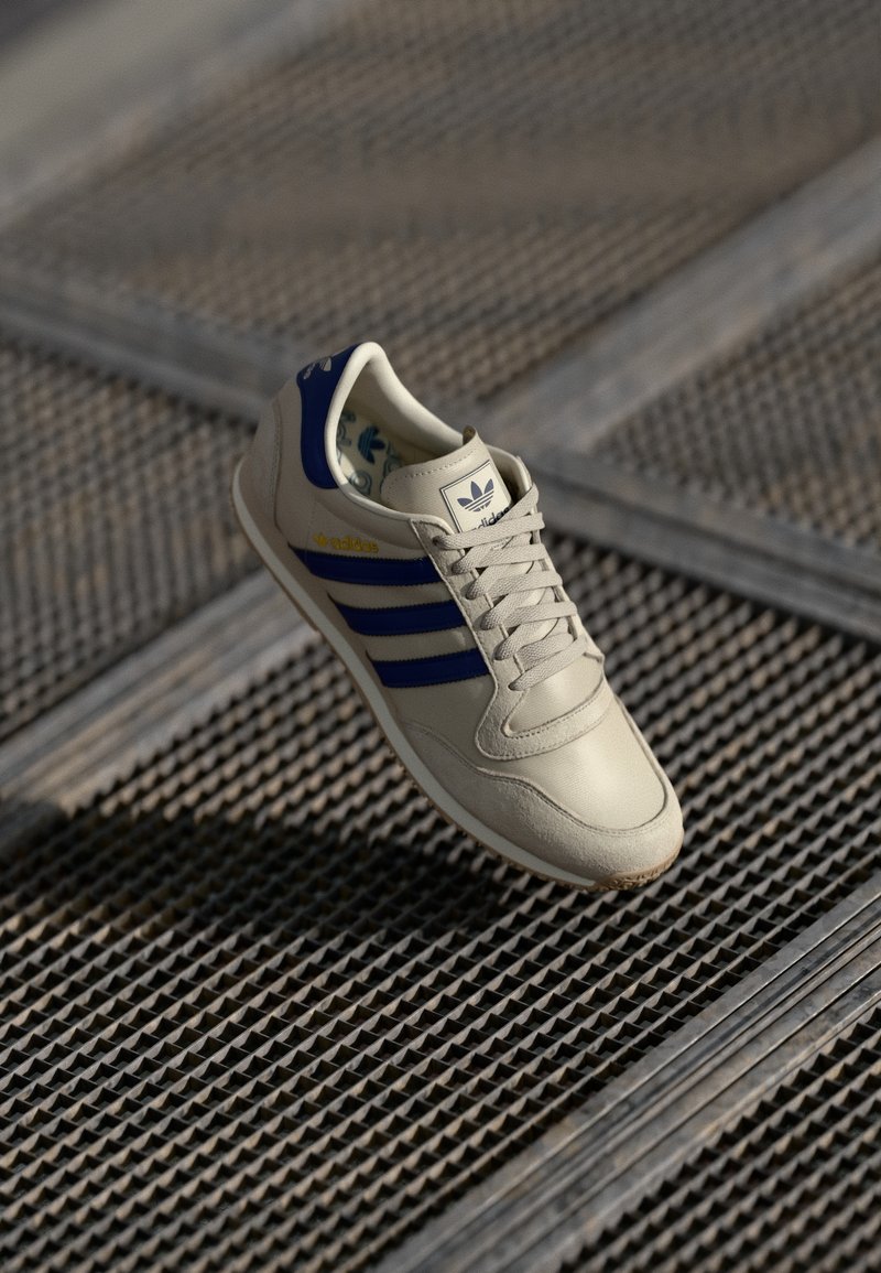 adidas Originals GALAXY OG UNISEX - Športni copati - alumina/dark blue/beige