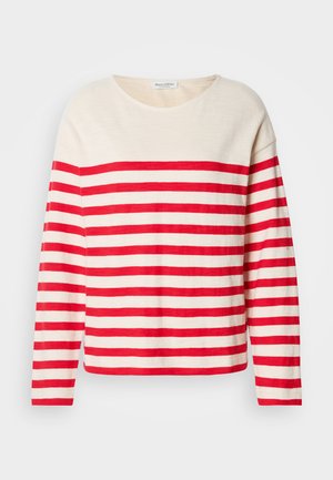 Červeno-krémová pruhovaná dlhá rukávová košeľa s okrúhlym výstrihom a voľným strihom, s horizontálnymi pruhmi a mäkkou textúrou látky.