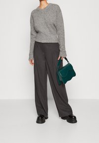NA-KD Maglione - grey