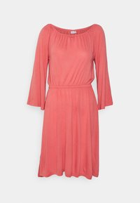 Vestido de coral com decote redondo, mangas sino até ao cotovelo e cintura elástica, feito de um tecido suave e leve com um design fluido.