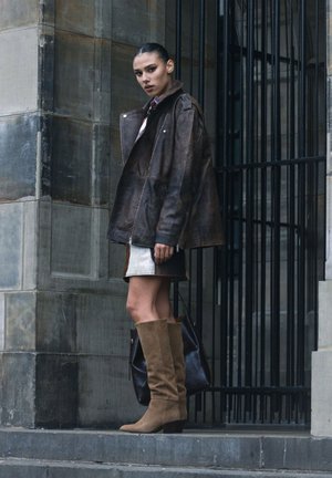 Boots - taupe