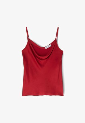 Rotes Satin-Camisole-Top mit verstellbaren dünnen Trägern und einem drapierten Ausschnitt, mit einem kleinen weißen Markenetikett innen.