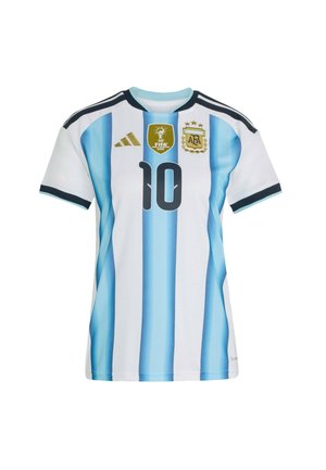 Argentina fotbalový dres s modro-bílými vertikálními pruhy, číslem 10, zlatou odznakem Mistrů světa FIFA 2022 a emblémem AFA se třemi hvězdami.