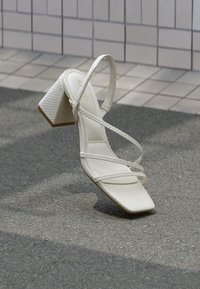 Nije odabrano, other white