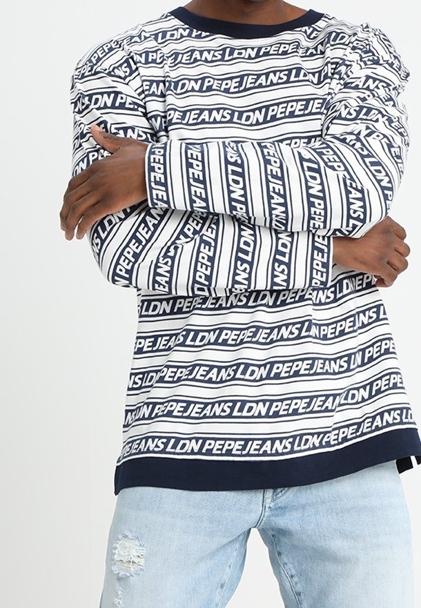 Pitkähiha, tummansininen ja valkoraidallinen collegepaita, jossa on toistuva "LDN PEPE JEANS" -teksti, ribbineck ja hihansuut.