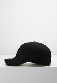 Thumbnail Image 4