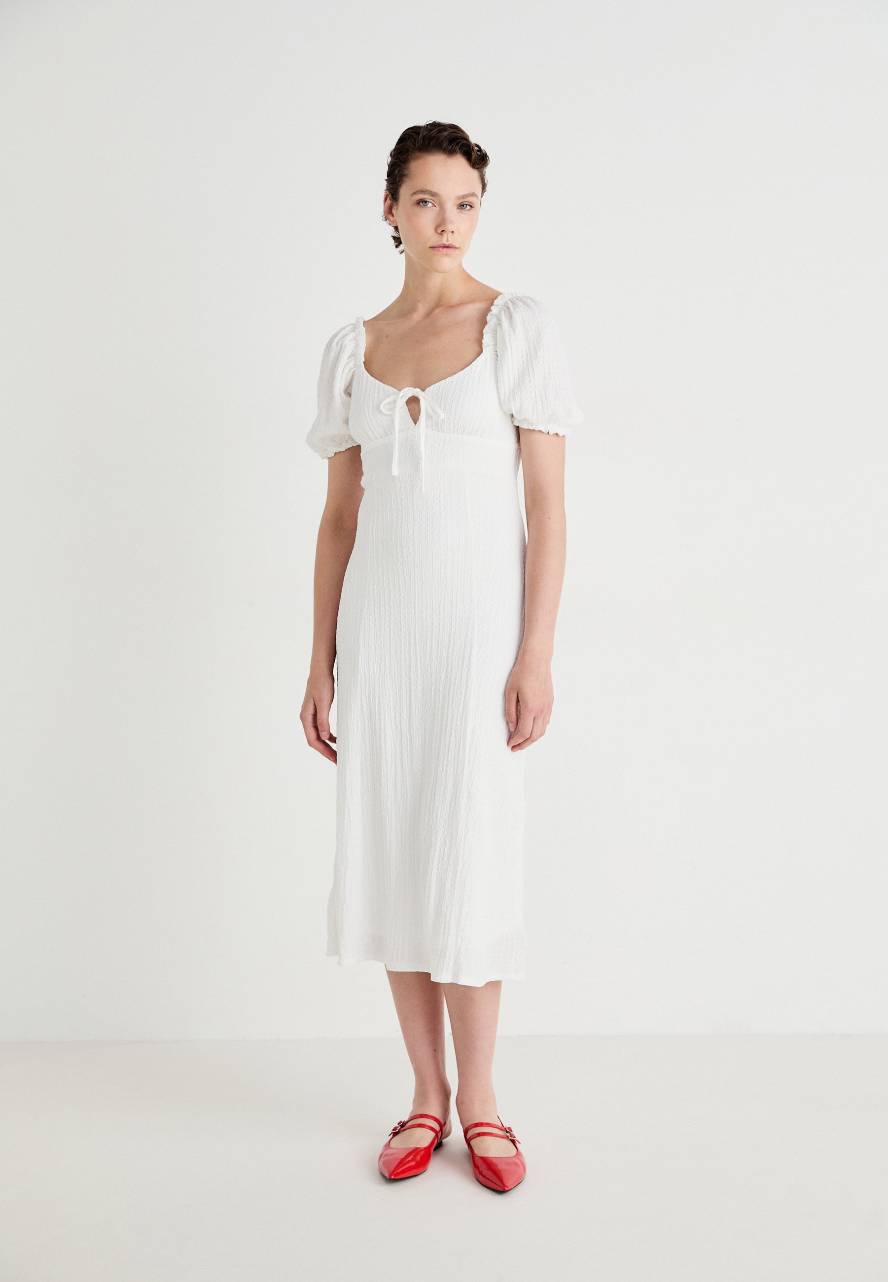 Gina Tricot PUFF SLEEVE MIDI DRESS - Day dress - offwhite/off-white - Zalando.co.uk