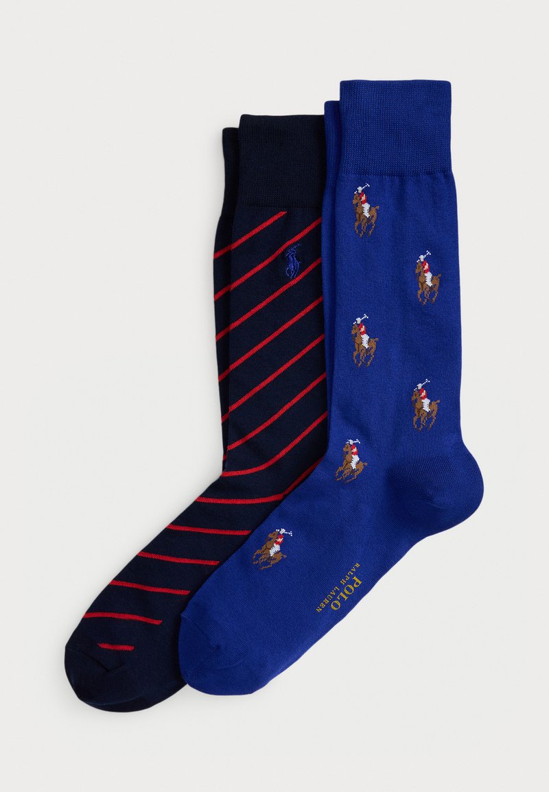 Dve pare nogavic Polo Ralph Lauren, ene mornarsko modre z tankimi rdečimi diagonalnimi črtami in druge svetlo modre z ponavljajočimi se motivi jahača.