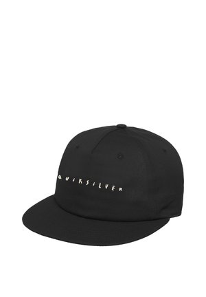 Czarna czapka Quiksilver z płaskim daszkiem i haftowaną nazwą marki na biało z przodu, na białym tle.