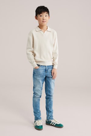 WE Fashion Pikkade varrukatega topp - beige